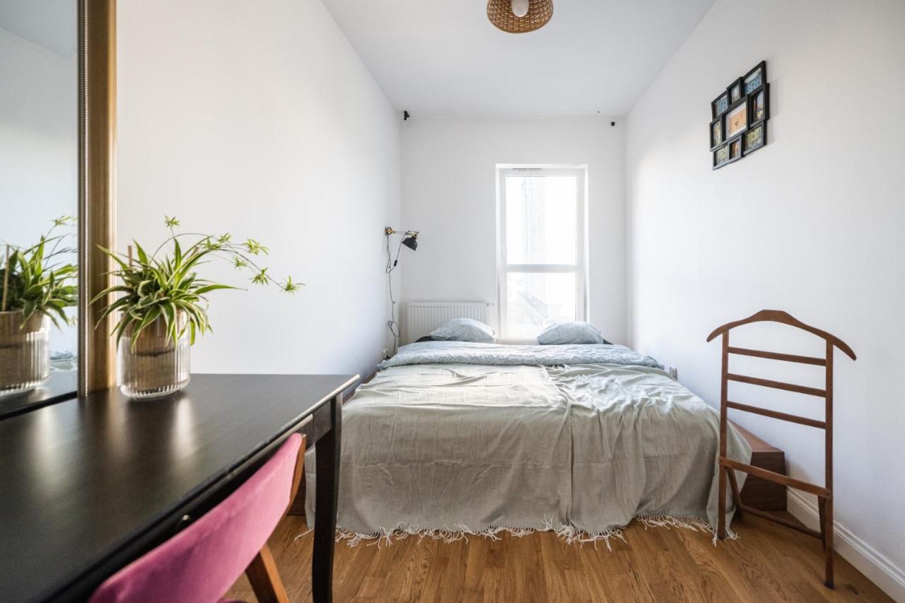 Krucza Apartment ~ Self Check-In 24H ~ Parking And Lift Breslavia Exterior foto